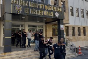 batmanda silahli kavga 1 polisle birlikte 8 yarali 4 kisi tutuklandi ENFECepg.jpg